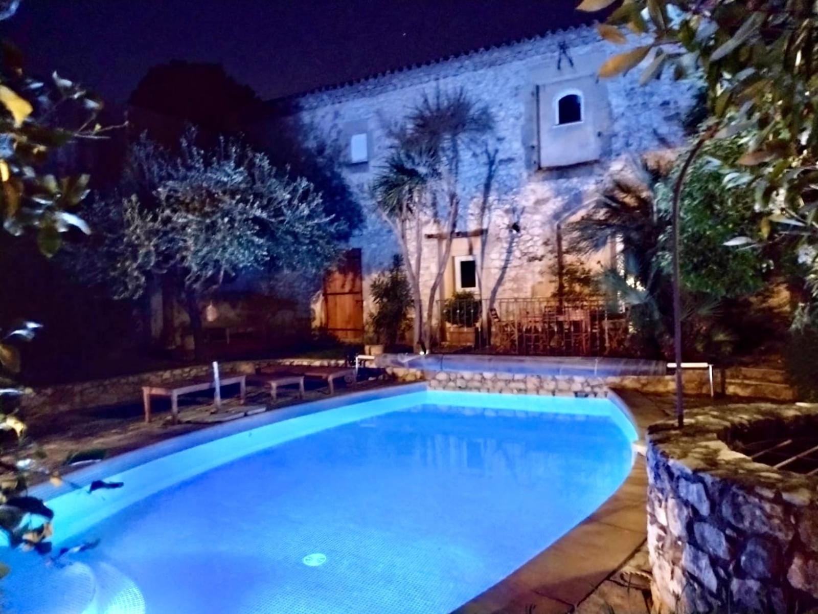 La Maison Des Autres, Piscine Chauffee, Chambres D'Hotes Proches Uzes, Nimes, Pont Du Gard Saint-Genies-de-Malgoires Exterior foto